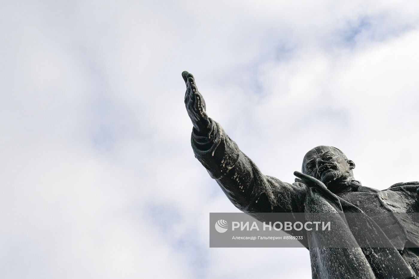 Начало сезона промывок памятников в Санкт-Петербурге