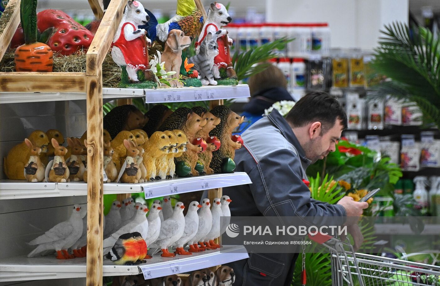 Продажа товаров к началу дачного сезона