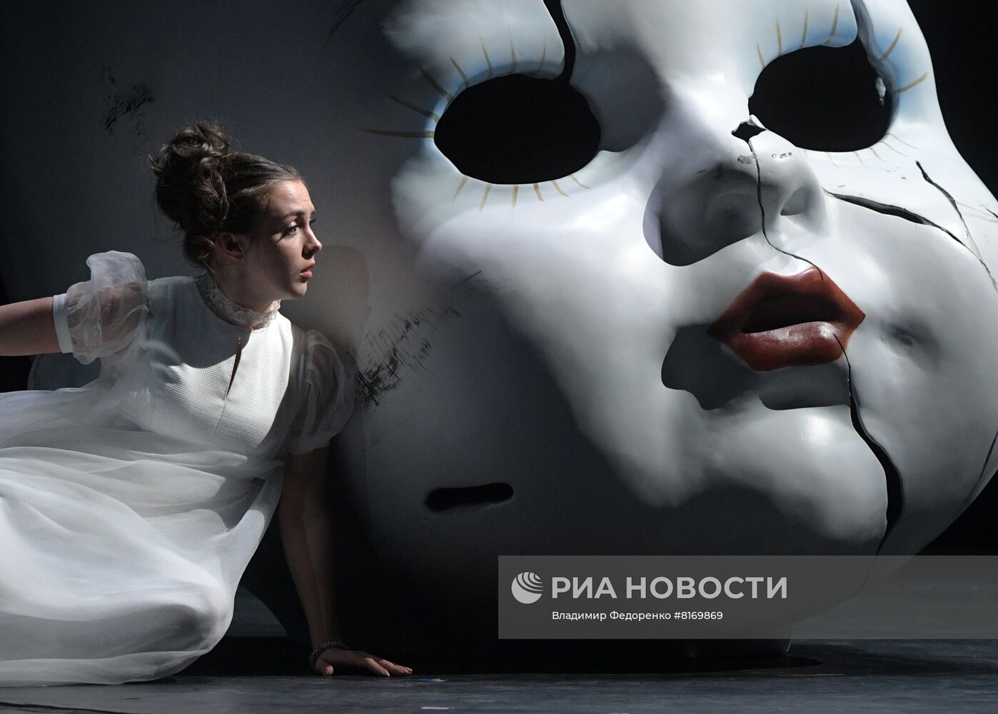 Спектакль "Арбенин. Маскарад без слов" в театре "Сатиры"