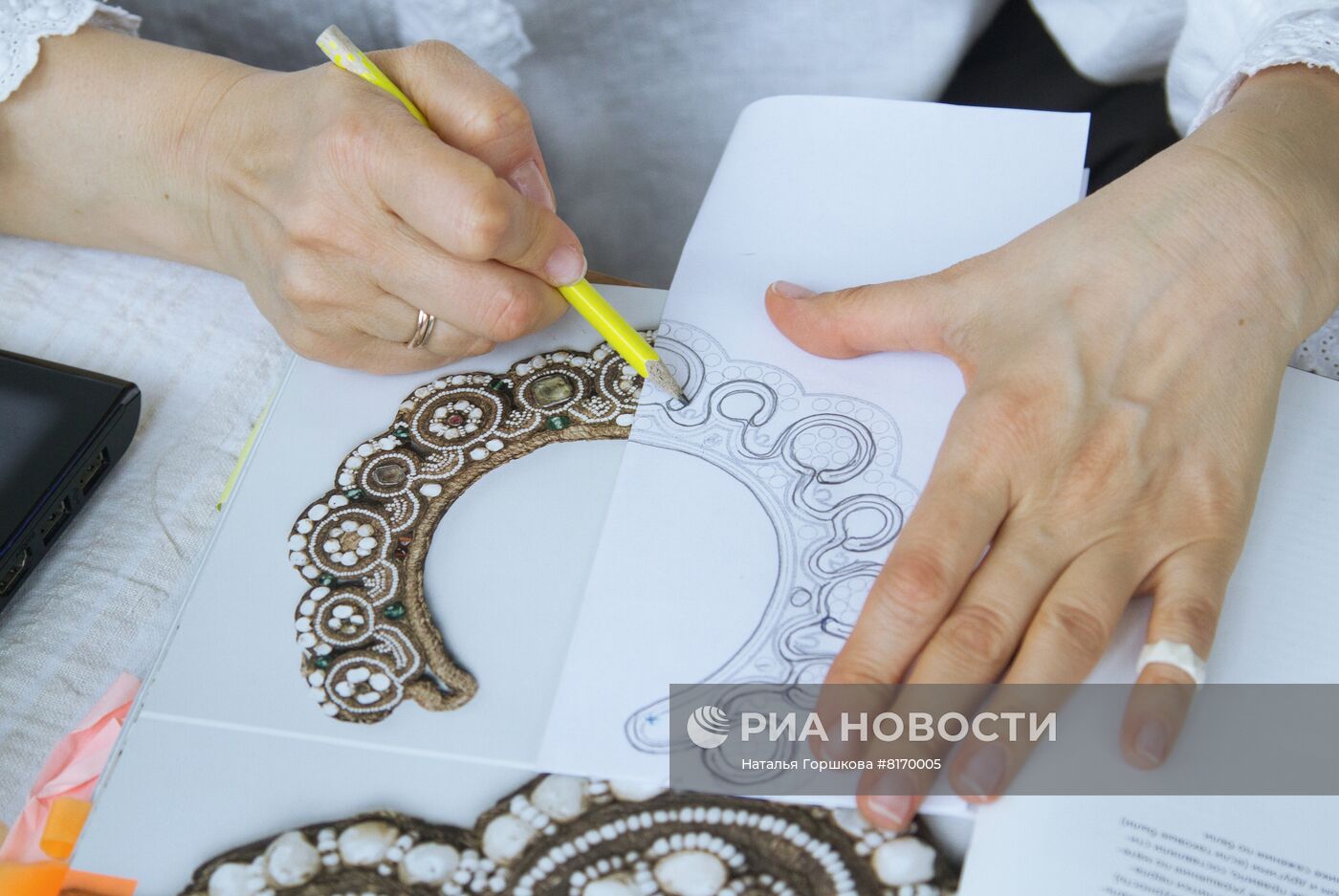 Изготовление кокошников ручной работы в Тюмени