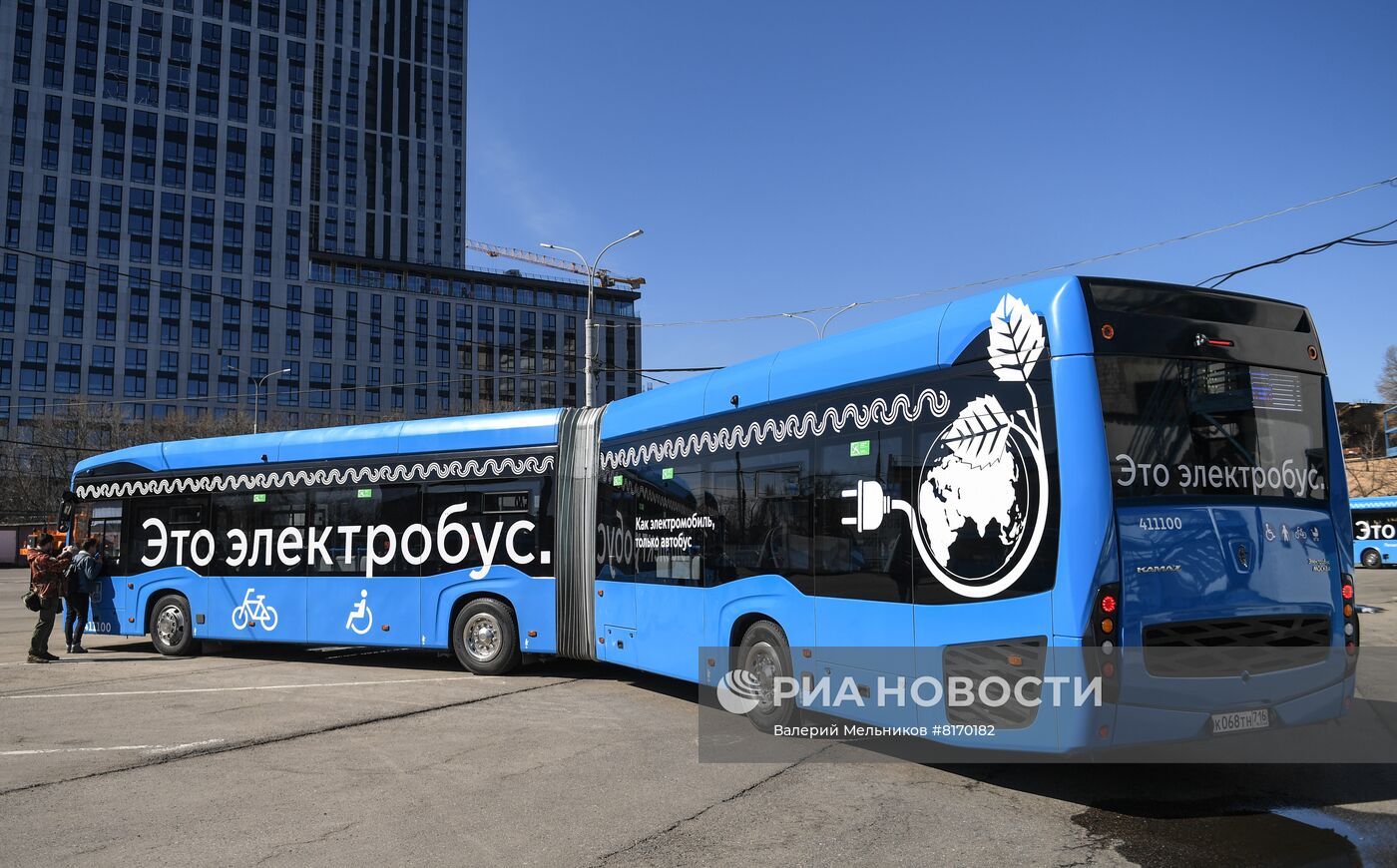 Запуск на маршрут двухсекционного электробуса в Москве