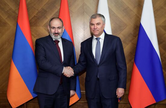 Встреча спикера Госдумы РФ В. Володина с премьер-министром Армении Н. Пашиняном