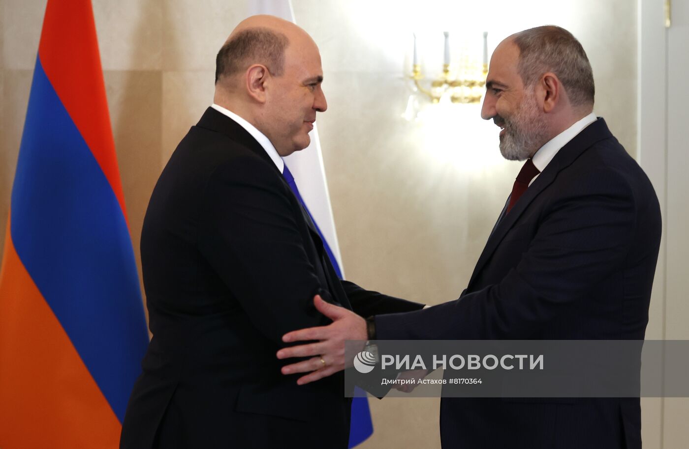 Премьер-министр РФ М. Мишустин встретился с премьер-министром Армении Н. Пашиняном