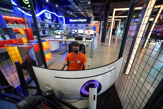 Открытие логистического хаба магазинов "Ситилинк" в Санкт-Петербурге