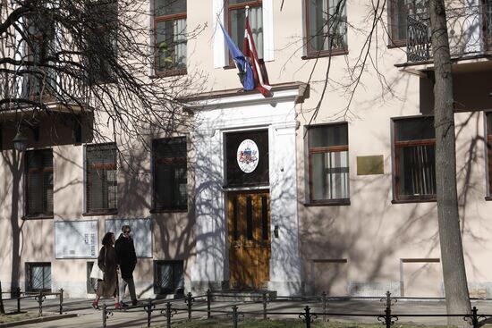 Закрытие консульств Латвии, Литвы и Эстонии в Санкт-Петербурге