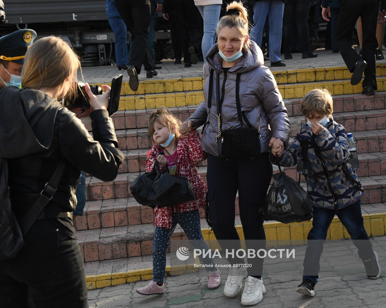 Вынужденные переселенцы из Донбасса прибыли в Приморский край