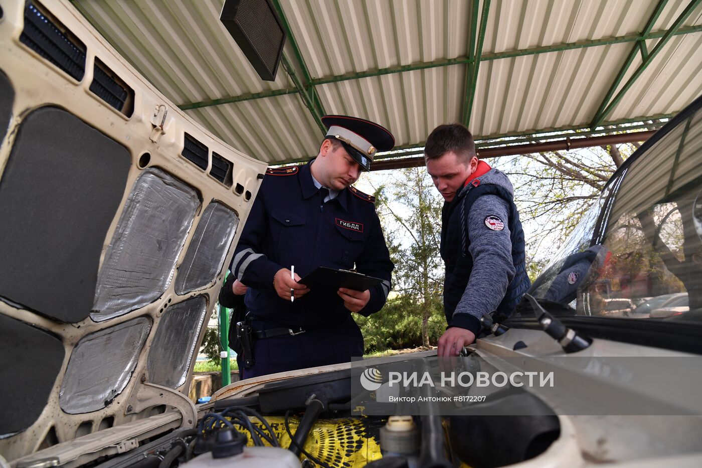 Замена украинских автомобильных номеров на номера ЛНР в Старобельске | РИА  Новости Медиабанк