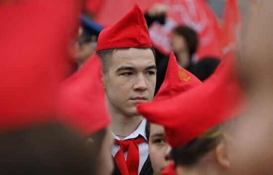 Возложение цветов к Мавзолею В. И. Ленина на Красной площади