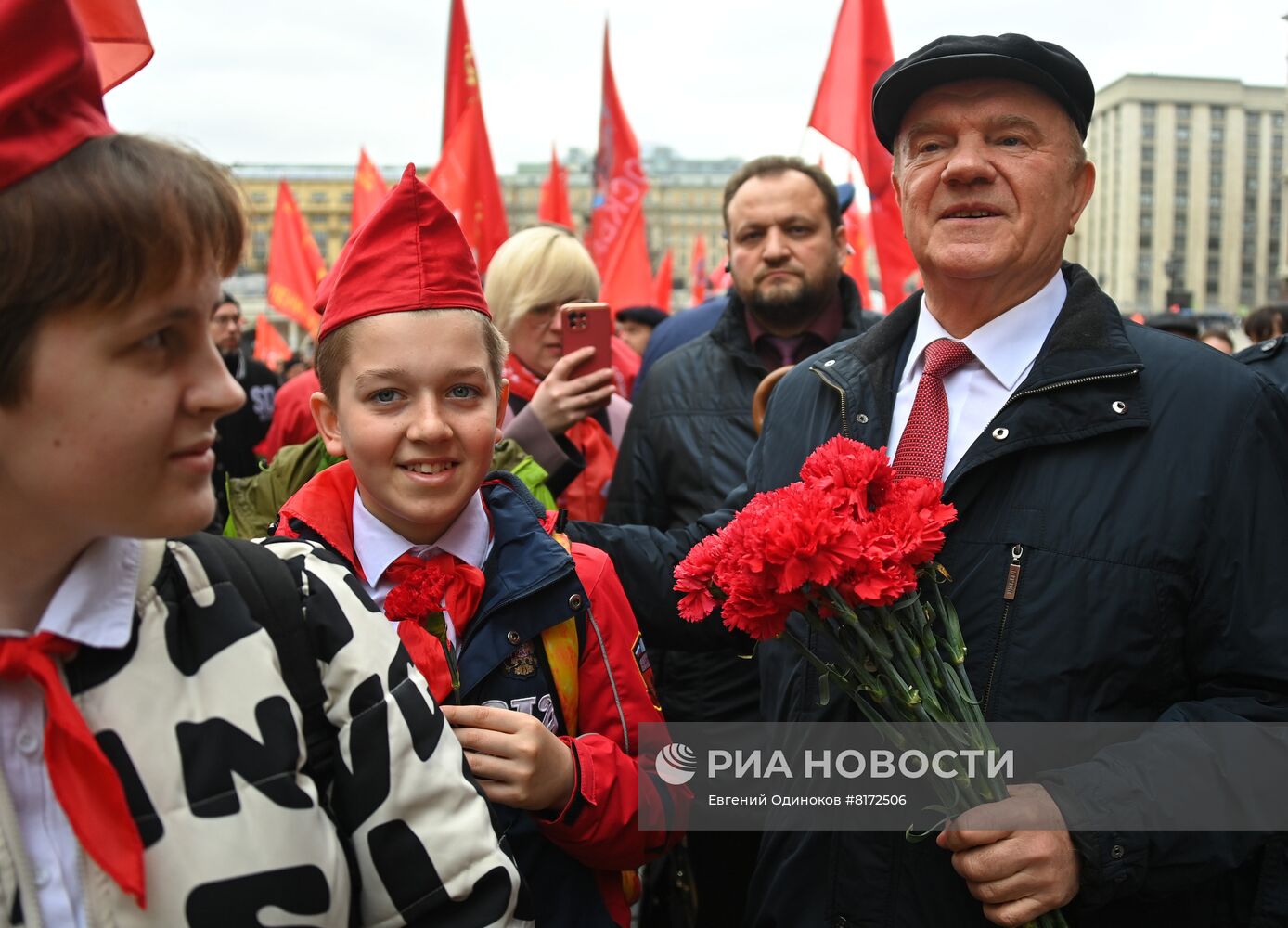 Возложение цветов к Мавзолею В. И. Ленина на Красной площади