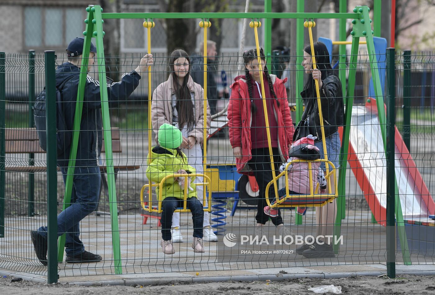 Мелитополь возвращается к мирной жизни