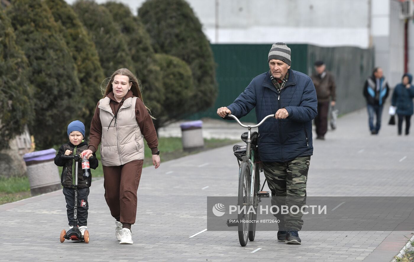 Мелитополь возвращается к мирной жизни