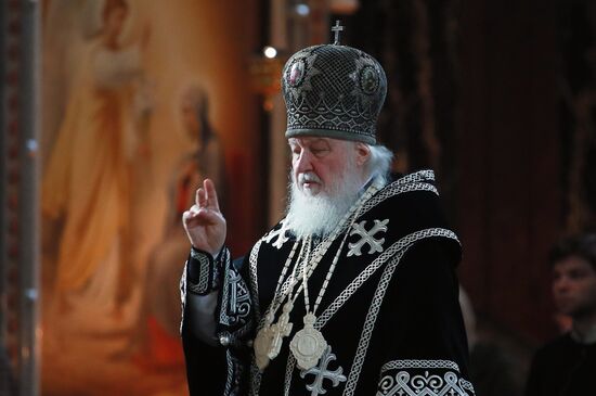 Патриаршее служение и освящение куличей в Храме Христа Спасителя