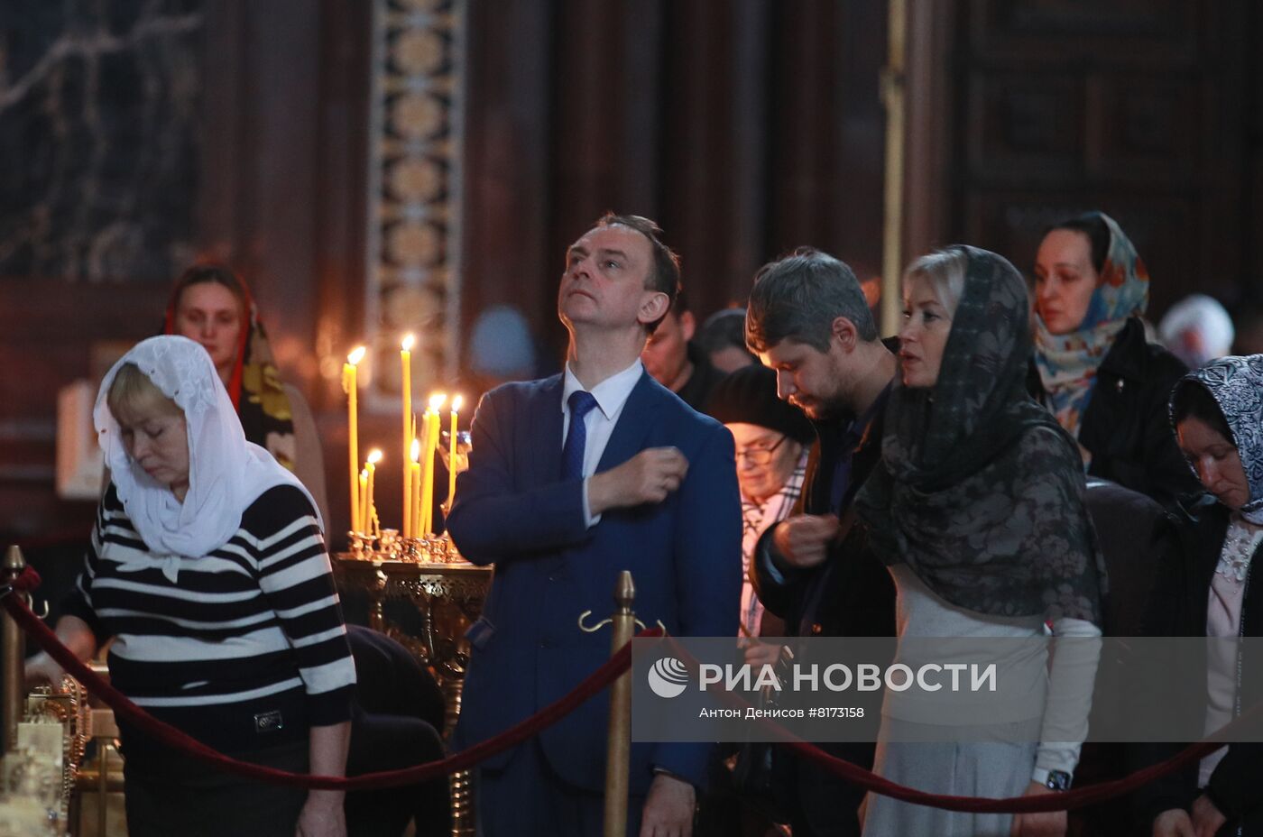 Патриаршее служение и освящение куличей в Храме Христа Спасителя