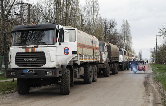 Доставка и разгрузка гуманитарной помощи в Харьковской области
