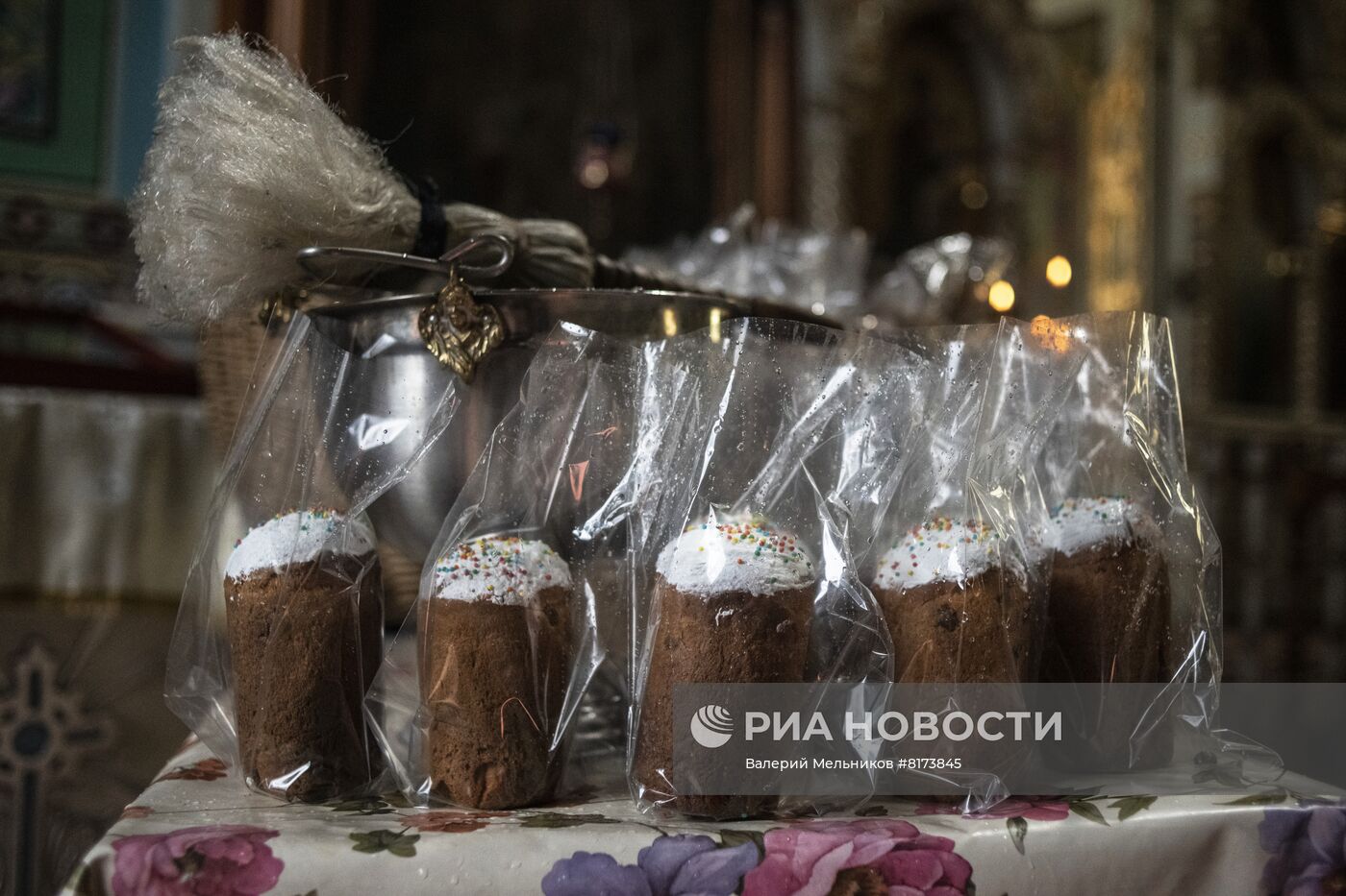 Пасха в поселке Станица Луганская в ЛНР