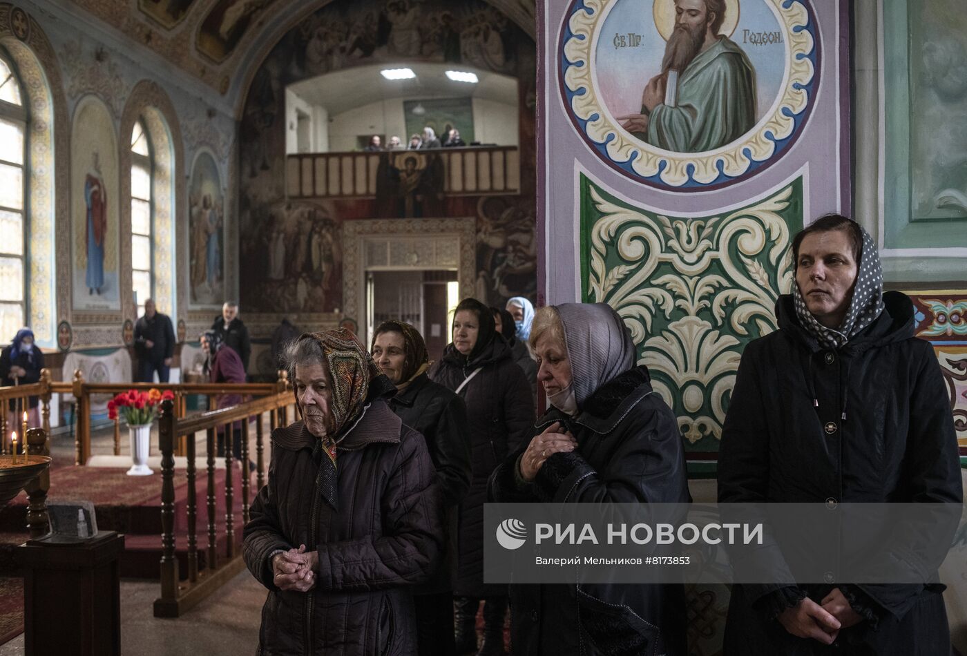 Пасха в поселке Станица Луганская в ЛНР