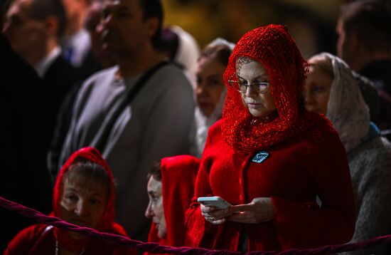 Пасхальное богослужение в храме Христа Спасителя