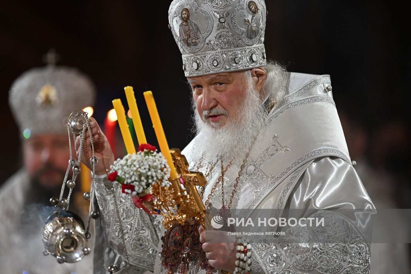 Пасхальное богослужение в храме Христа Спасителя