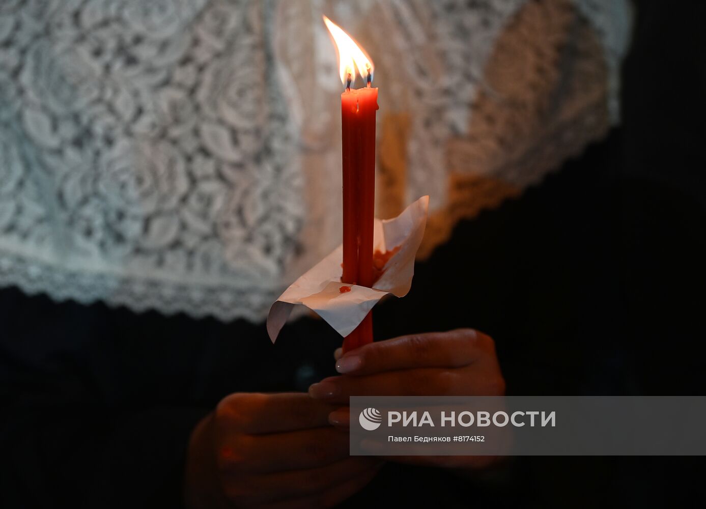 Пасхальное богослужение в храме Христа Спасителя