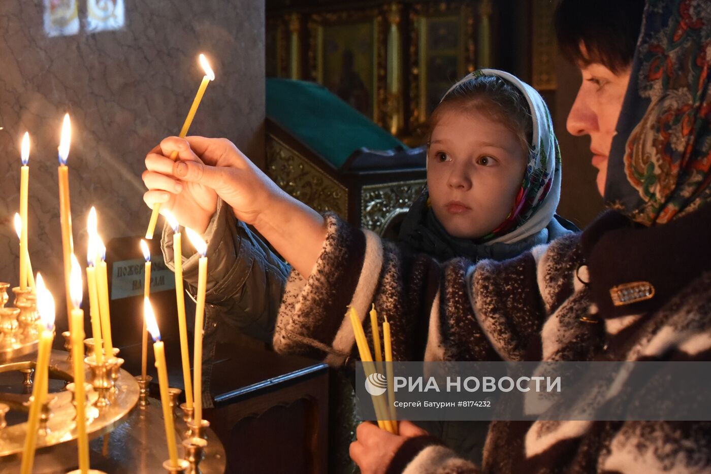 Жители Донецка празднуют Пасху