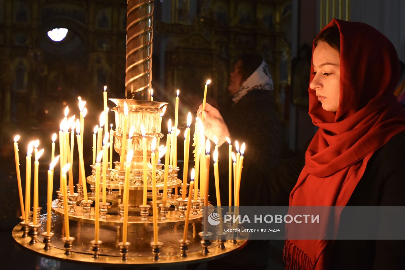 Жители Донецка празднуют Пасху