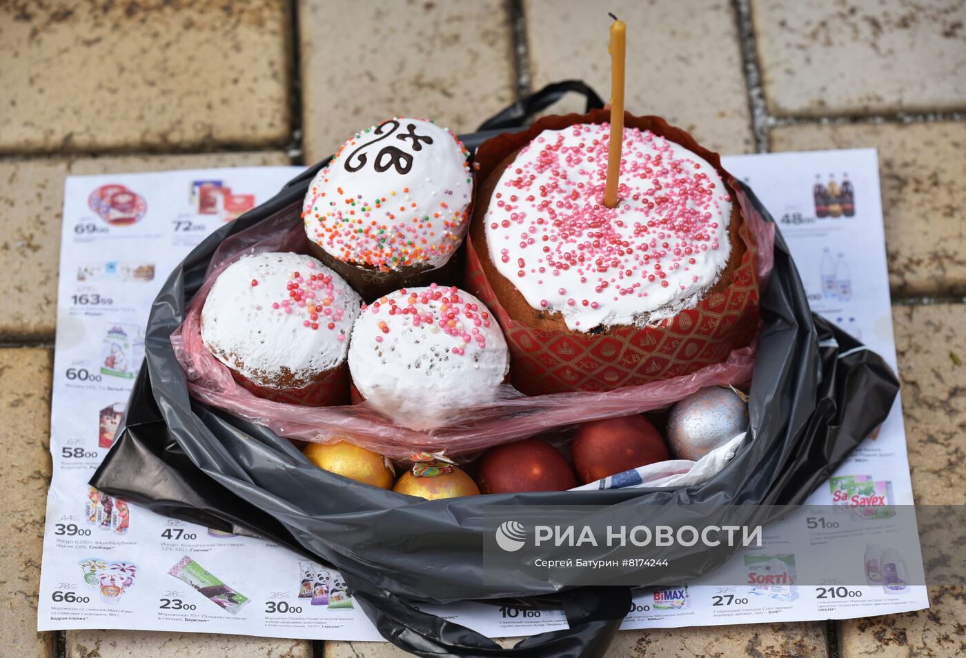 Жители Донецка празднуют Пасху