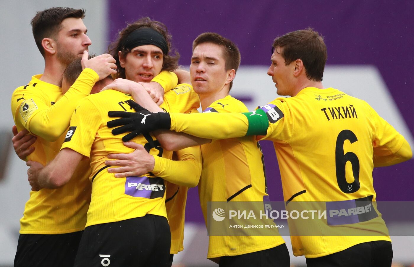 Футбол. РПЛ. Матч "Химки" - "Крылья Советов"