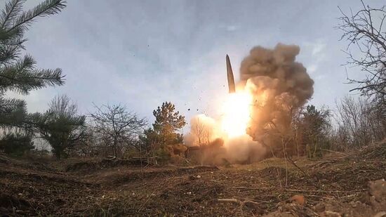 Нанесение удара "Искандером" по украинским складам с боеприпасами и вооружением