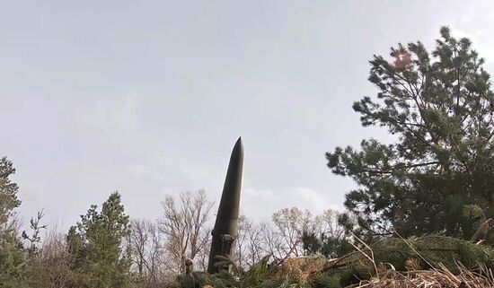 Нанесение удара "Искандером" по украинским складам с боеприпасами и вооружением