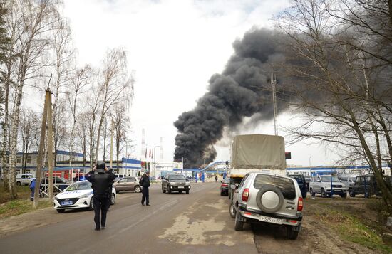 Пожар на нефтебазе в Брянске