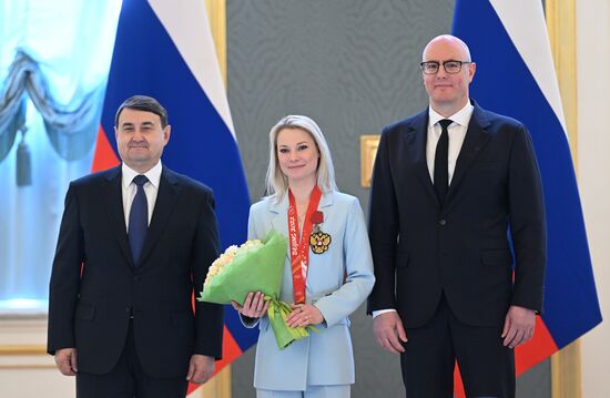 Встреча российских олимпийцев и паралимпийцев с членами правительства РФ