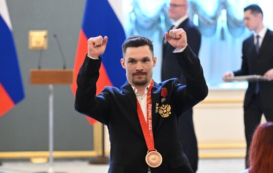 Встреча российских олимпийцев и паралимпийцев с членами правительства РФ