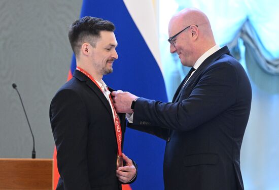 Встреча российских олимпийцев и паралимпийцев с членами правительства РФ