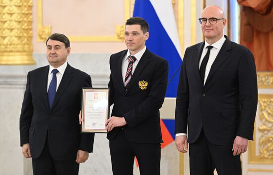 Встреча российских олимпийцев и паралимпийцев с членами правительства РФ