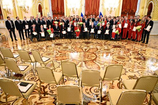 Встреча российских олимпийцев и паралимпийцев с членами правительства РФ