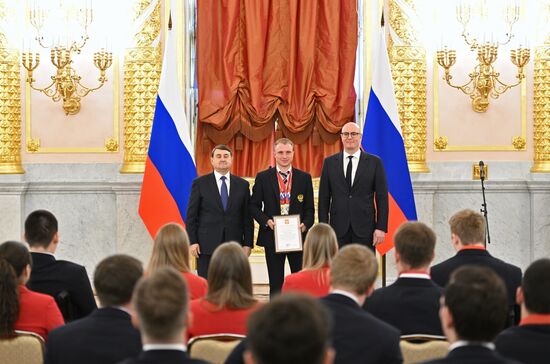 Встреча российских олимпийцев и паралимпийцев с членами правительства РФ