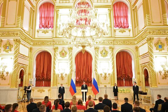 Встреча российских олимпийцев и паралимпийцев с членами правительства РФ