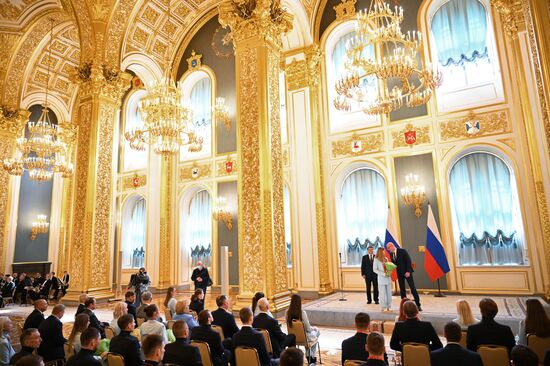 Встреча российских олимпийцев и паралимпийцев с членами правительства РФ