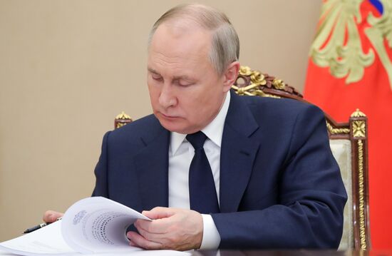 Президент РФ В. Путин провел заседание Совета при президенте по развитию физической культуры и спорта