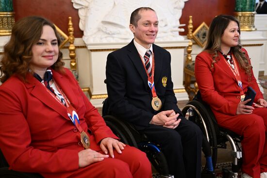 Встреча российских олимпийцев и паралимпийцев с членами правительства РФ
