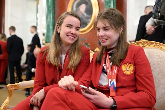 Встреча российских олимпийцев и паралимпийцев с членами правительства РФ