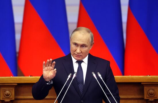 Встреча президента РФ В. Путина с членами Совета законодателей РФ