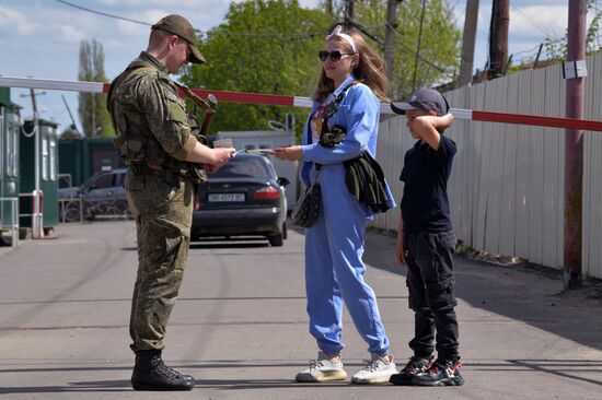 Открытие в освобожденном районе ЛНР таможенного поста на границе с РФ