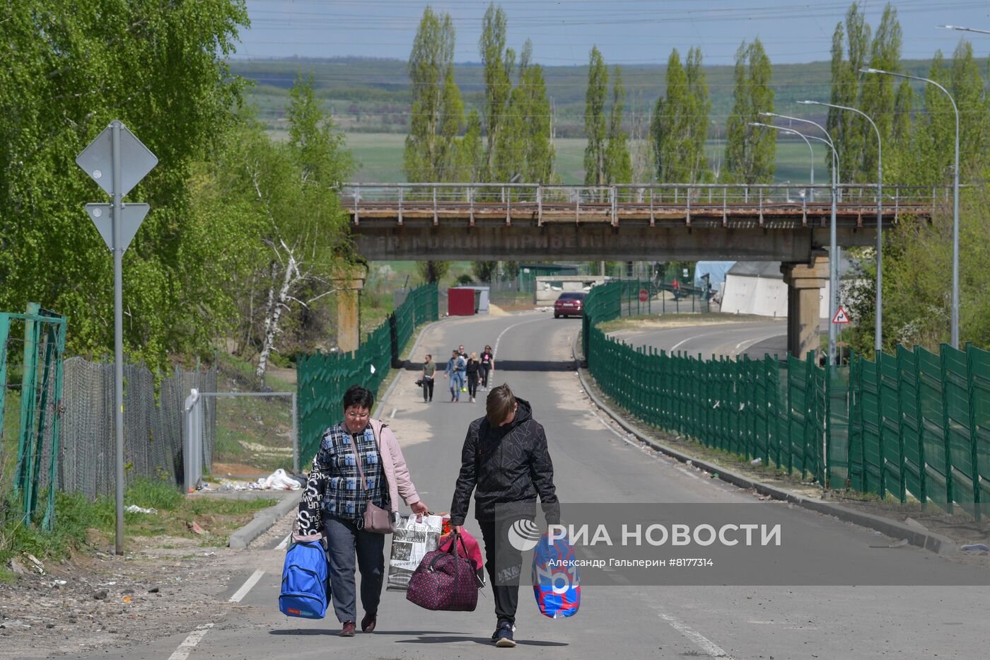 Открытие в освобожденном районе ЛНР таможенного поста на границе с РФ