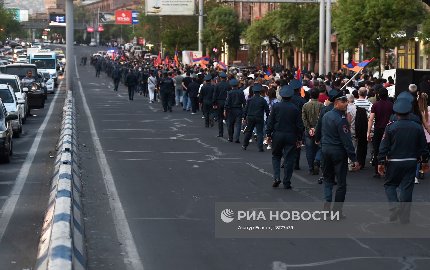 Акции протеста оппозиции в Ереване