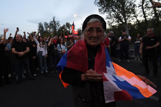 Акции протеста оппозиции в Ереване