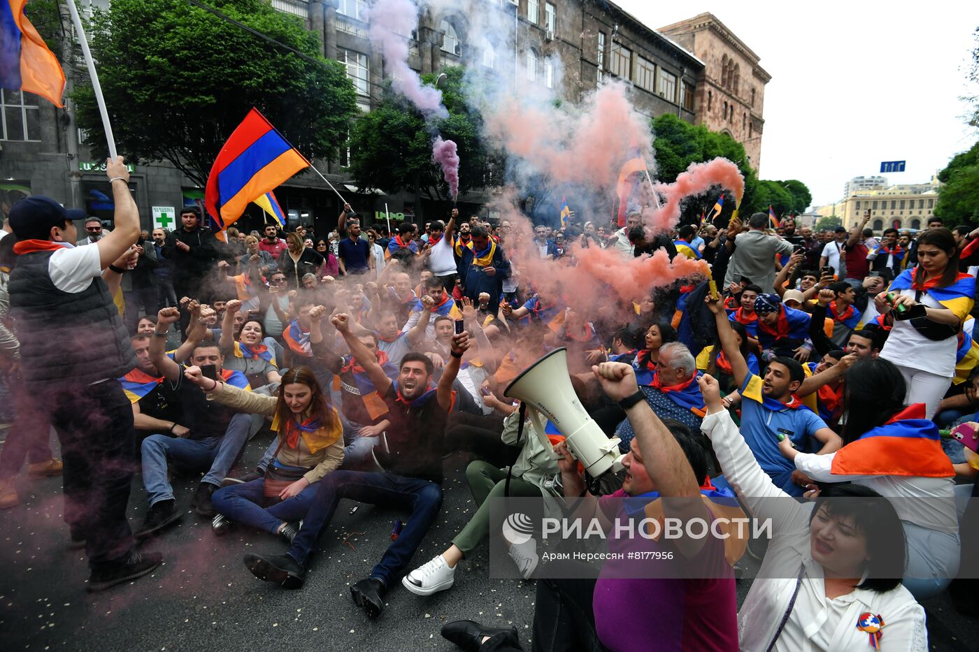 Шествие оппозиции в Ереване