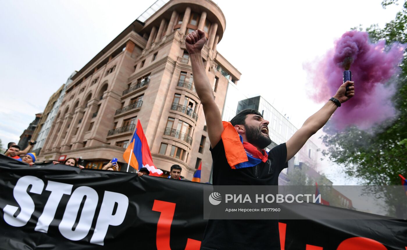 Шествие оппозиции в Ереване