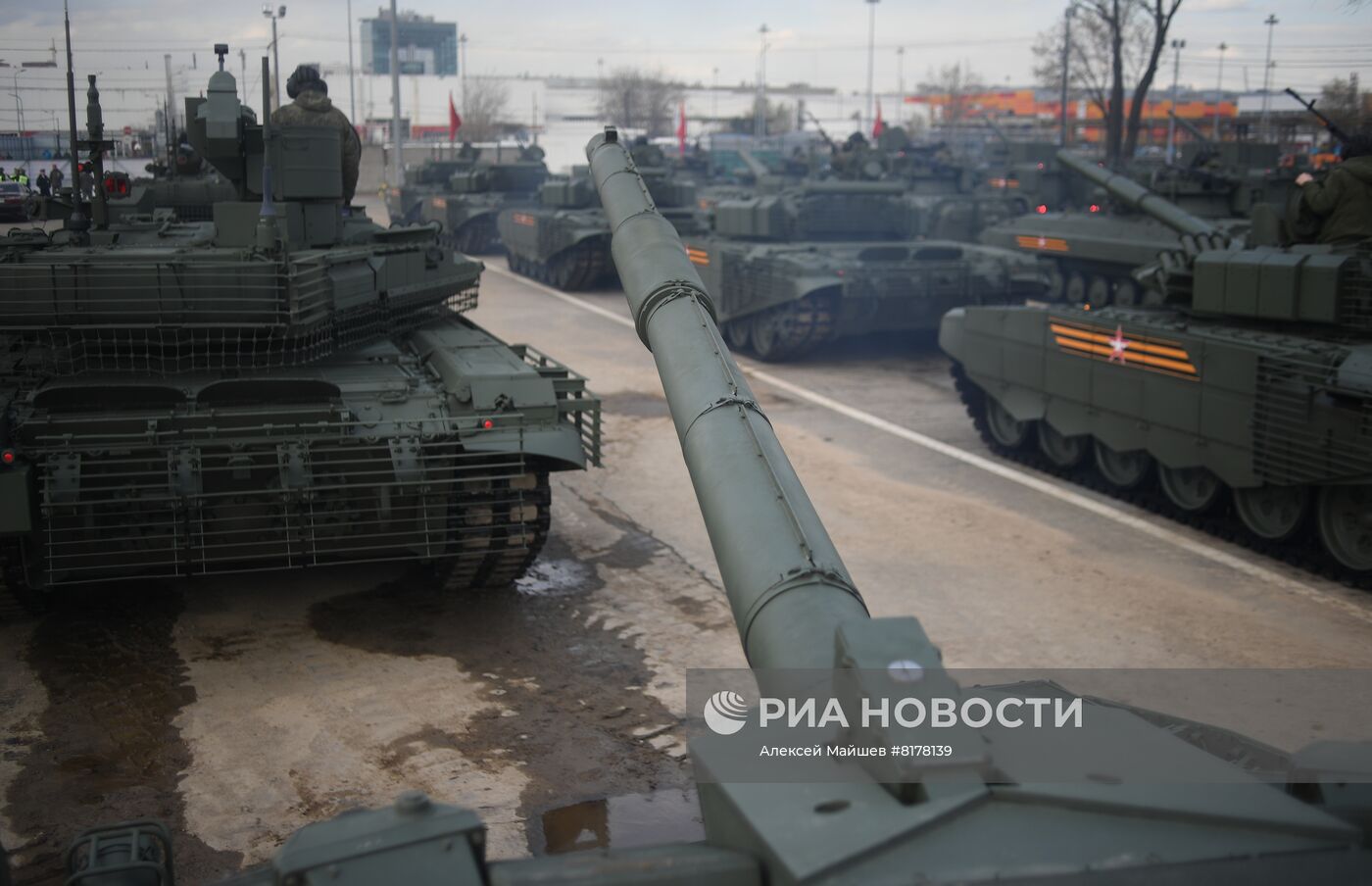 Подготовка к репетиции парада Победы в Москве