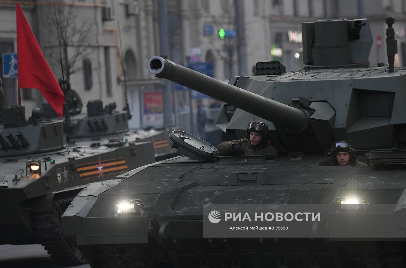 Почему не арматы на украине. Т-14 Армата 2022. Armata t14 сво. Армата 2022. Т 14 Армата на параде Победы 2022.